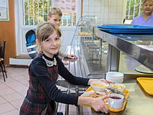 Борщ и пицца названы самыми любимыми блюдами из школьного меню