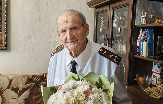 Врио губернатора Тверской области Виталий Королев поздравил со вековым юбилеем участника Великой Отечественной войны Алексея Алексеевича Тятькина