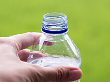 Особый знак: в России маркировка воды в бутылках стала обязательной
