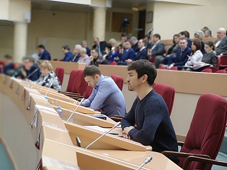 В Саратове приняли бюджет для города "студентов и пенсионеров"