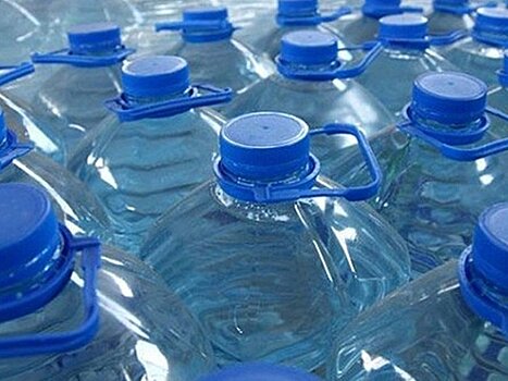 Ученые узнали, можно ли пить повторно из пластиковой бутылки