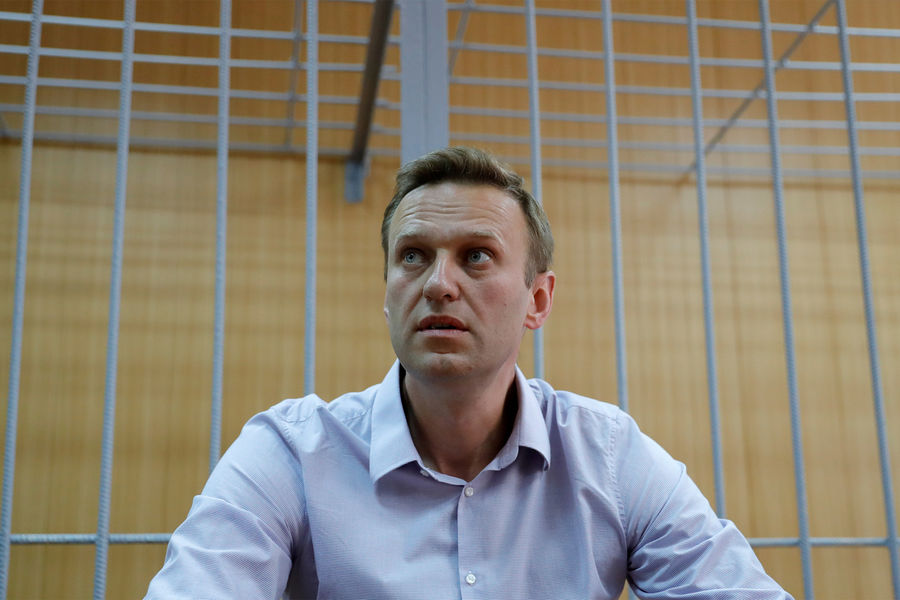 Медики более получаса пытались реанимировать Навального