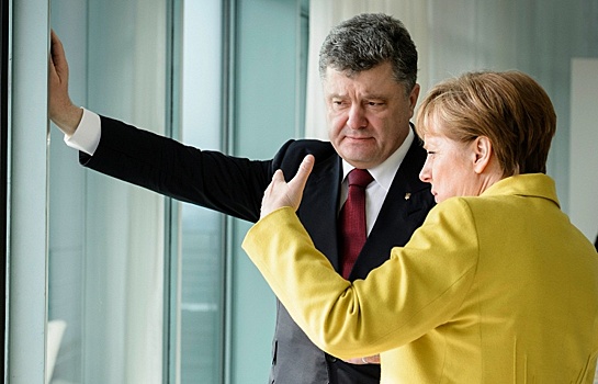Меркель обсудила с Порошенко реализацию "Минска-2"