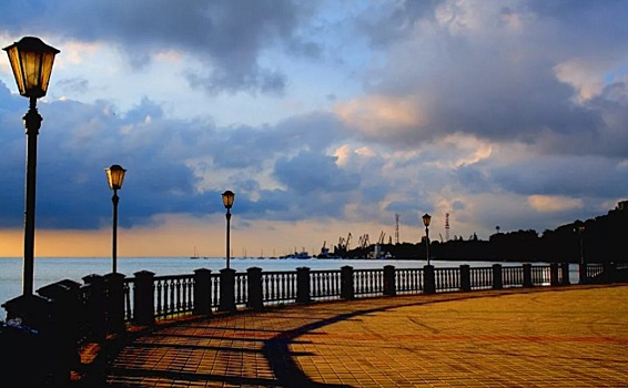 Не забудьте галоши: жители Таганрога описали туристам лучшие места своего города