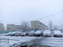 Свердловские города засыпает снегом