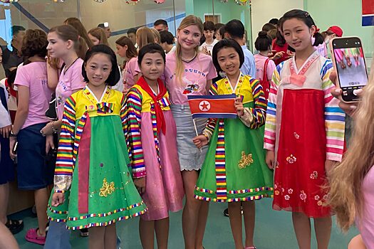 ОБМЕНЯЛИСЬ ТРАДИЦИЯМИ