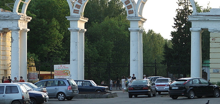 Мошенник в Ижевске кидается под машины и просит деньги на лечение