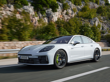 Представлены две новые гибридные версии Porsche Panamera