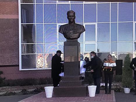 В Ростове открыли памятник легендарному летчику Ивану Кожедубу