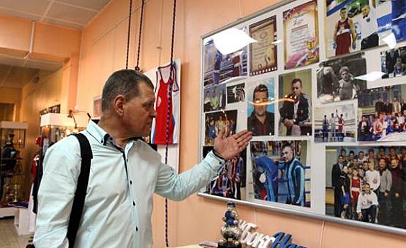 В Надымском музее картины и скульптуры заменили боксёрскими перчатками