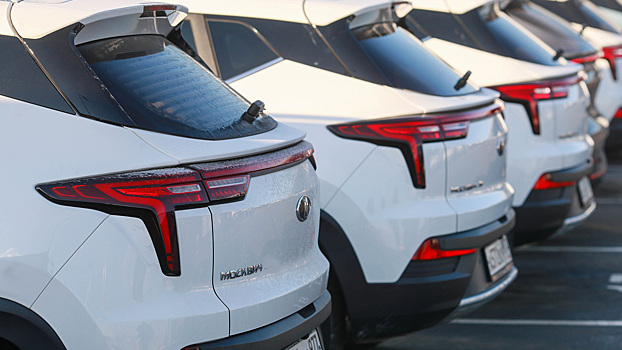 «Москвич» распродаёт служебные машины с большими скидками