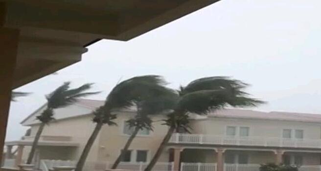 Конгресс США выделит 29 миллиардов долларов на борьбу с последствиями ураганов