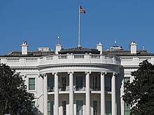 Карлсон назвал вице-президента США слишком глупой