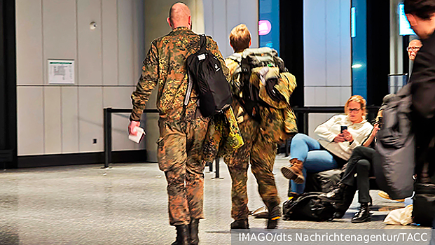 Политолог Ткаченко: Германия «выбросила белый флаг» перед угрозами США по Гренландии