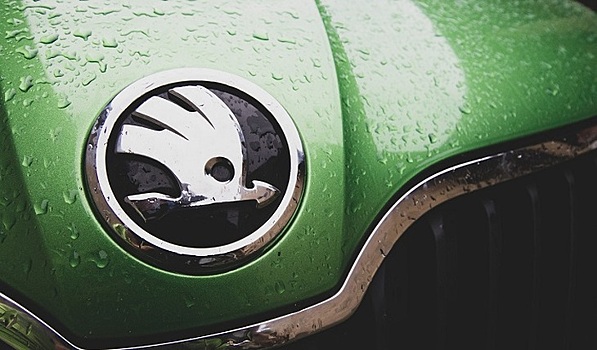 Дефицит комплектующих вынудил Skoda приостановить конвейер