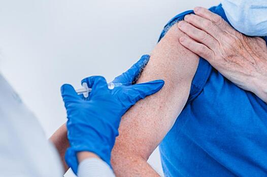 Нидерланды приостановили использование вакцины AstraZeneca из-за побочных эффектов