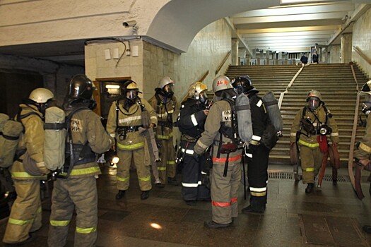 ФСБ искала бомбу на станции метро «Стрелка»