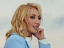 Новый стиль: Кристина Орбакайте стала выглядеть ровесницей младшего сына