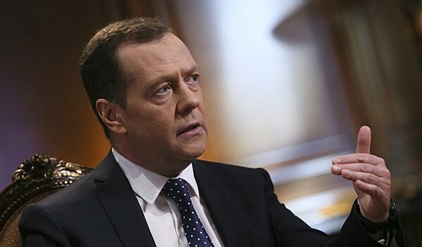 Онколог дал Медведеву советы по лечению рака