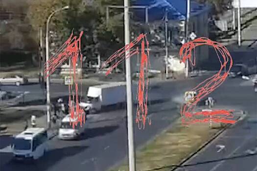 «Газель» въехала в толпу россиян и попала на видео