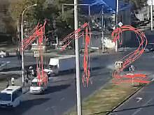 «Газель» въехала в толпу россиян и попала на видео