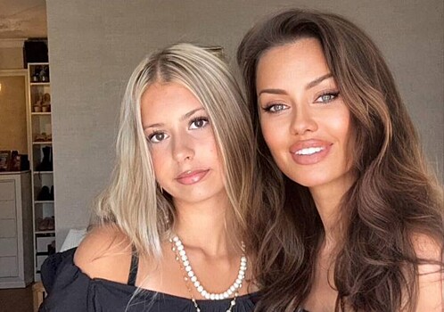 Дочь Бони подкупила мать одеждой, чтобы та пошла с ней на пирсинг