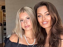 Дочь Бони подкупила мать одеждой, чтобы та пошла с ней на пирсинг