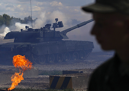 Порошенко доложили о "вторжении российских танков"