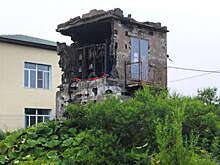 На Сахалине закрыли внутреннюю акваторию морского терминала Северо-Курильск