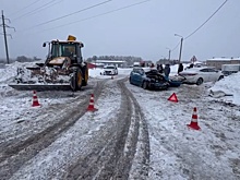 Легковушка столкнулась с трактором в Нижегородской области: есть пострадавшие