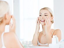 Визажист объяснила, как скорректировать овал лица с помощью румян