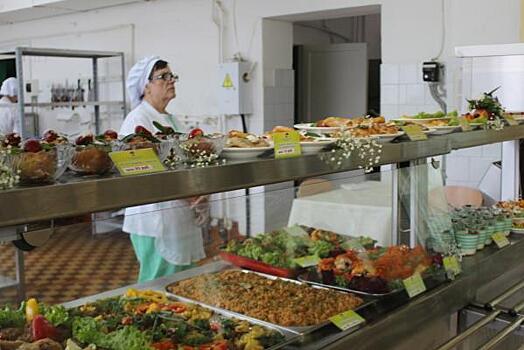 Больше уютные кафе, чем столовые: как школьное питание изменилось в Ростовской области