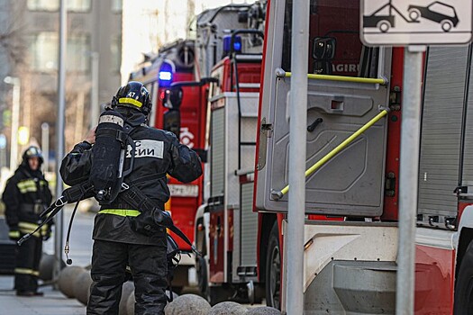 Автосервис загорелся в Москве