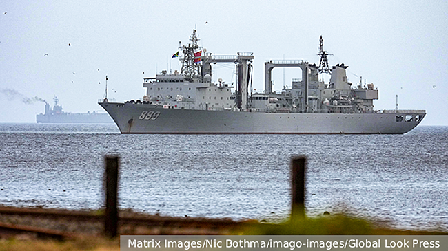 Военный эксперт Лямин: Присутствие кораблей России и Китая осложняет планы США против Ирана