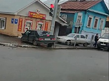 После аварии на Советской/Рыбаковской три машины оказались на тротуаре