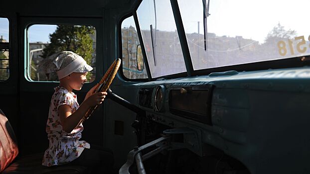 «Это выпендрёж и хайп». Эксперты спорят о предложении выдавать права с 16 лет