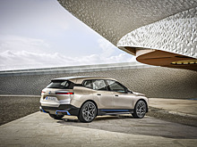 Обновлённый Land Rover Discovery, электрокроссовер BMW iX и 1000-сильный Ferrari SF90 Spider: главное за неделю