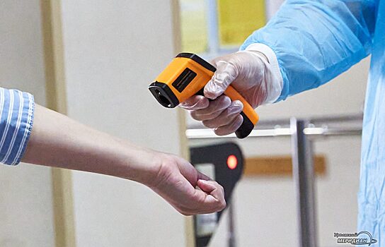 Курганской детской поликлинике подарили бесконтактные термометры