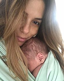 Ева Лонгория растрогала поклонников нежным снимком с новорожденным сыном