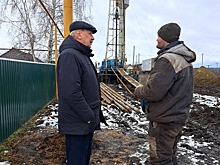 Михаил Панюхин проверил ход работ по ремонту артезианской скважины в Земетчино