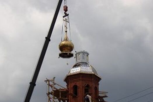 Покровской церкви в Петербурге возвращают купола