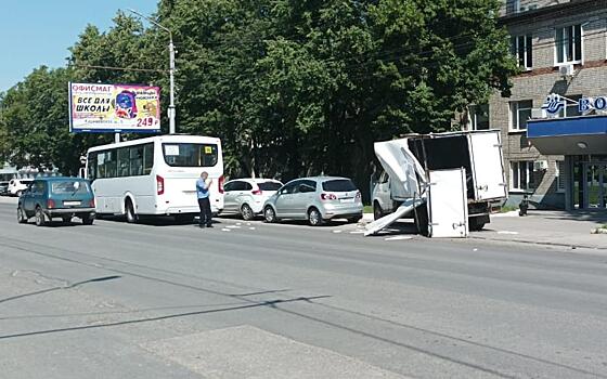 В Рязани произошла массовая авария с автобусом и грузовиком