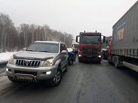 Массовая авария с участием шести автомобилей произошла под Челябинском