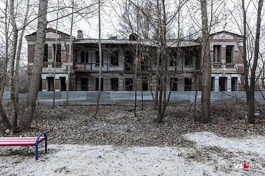 «Не восстановишь, только сносить надо». Глава Волгоградской области хочет распоряжаться памятниками архитектуры