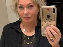 Лариса Гузеева собрала на приусадебном участке гостей в разгар пандемии