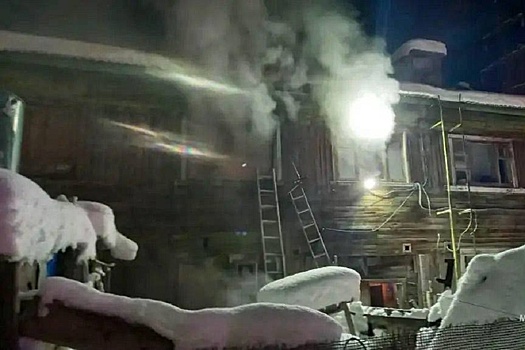 В Якутске при пожаре в жилом доме погибли два человека