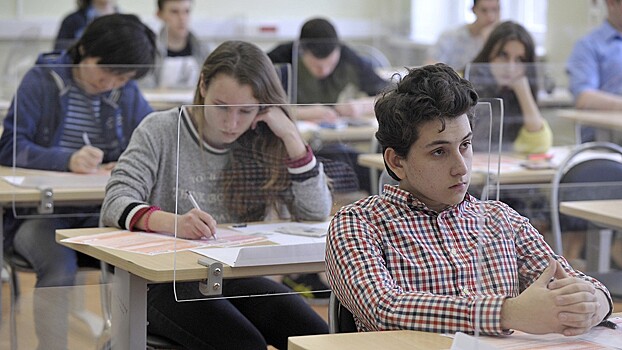 Госдума одобрила расширение эксперимента по сдаче ОГЭ по двум предметам