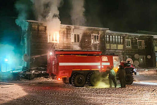 В Якутии медики оказали помощь двум детям и трем взрослым, пострадавшим на пожаре