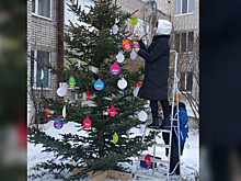 В больницах устанавливают елки и дарят подарки пациентам волонтеры акции «МедподдЕРжка»
