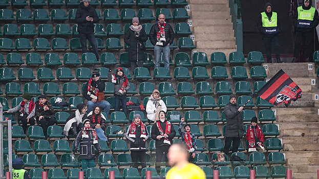 Матч «Химок» и «Акрона» посетили 1542 человека, указано в протоколе. Сообщалось о 195 зрителях